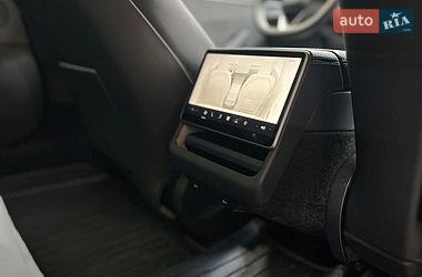 Седан Tesla Model 3 2025 в Самборе