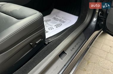Седан Tesla Model 3 2025 в Самборе