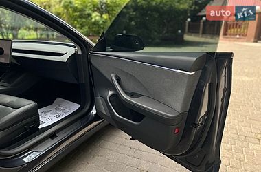 Седан Tesla Model 3 2025 в Самборе