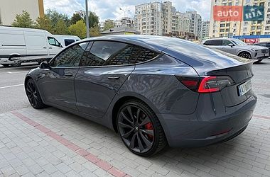 Седан Tesla Model 3 2020 в Вишневому фото 4 Седан Tesla Model 3 2020 в Вишневому
