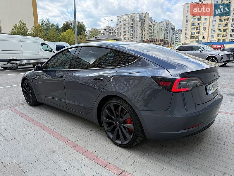Седан Tesla Model 3 2020 в Вишневому фото 4 Седан Tesla Model 3 2020 в Вишневому