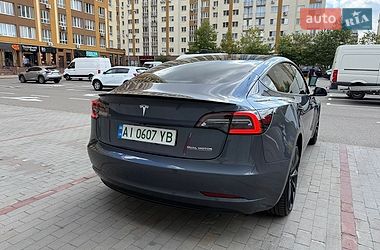 Седан Tesla Model 3 2020 в Вишневому фото 5 Седан Tesla Model 3 2020 в Вишневому