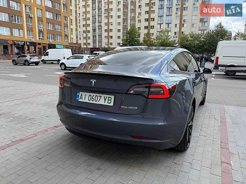 Седан Tesla Model 3 2020 в Вишневому фото 5 Седан Tesla Model 3 2020 в Вишневому