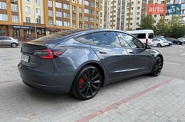 Седан Tesla Model 3 2020 в Вишневому фото 6 Седан Tesla Model 3 2020 в Вишневому