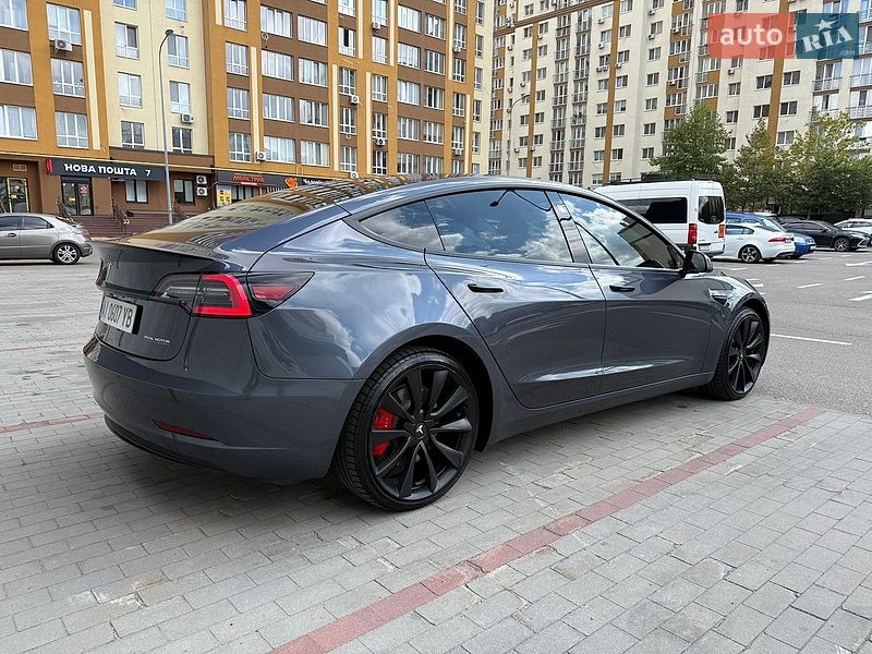 Седан Tesla Model 3 2020 в Вишневому фото 6 Седан Tesla Model 3 2020 в Вишневому