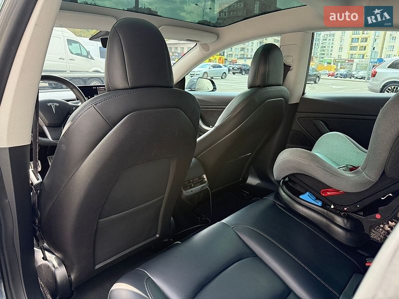Седан Tesla Model 3 2020 в Вишневому фото 9 Седан Tesla Model 3 2020 в Вишневому