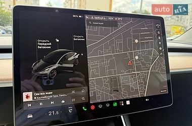 Седан Tesla Model 3 2020 в Вишневому