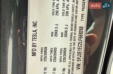 Седан Tesla Model 3 2020 в Вишневому