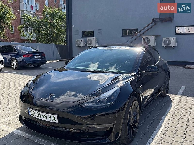 Седан Tesla Model 3 2023 в Києві
