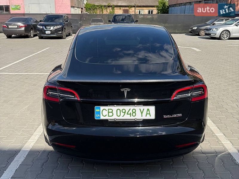 Седан Tesla Model 3 2023 в Києві