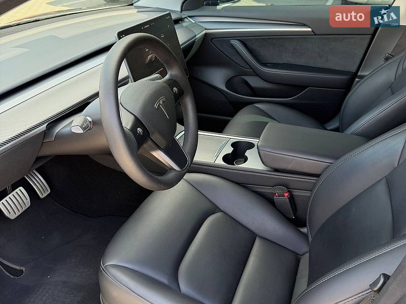 Седан Tesla Model 3 2023 в Києві