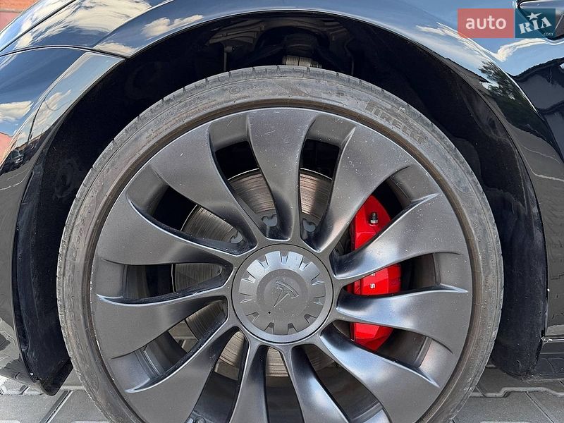Седан Tesla Model 3 2023 в Києві