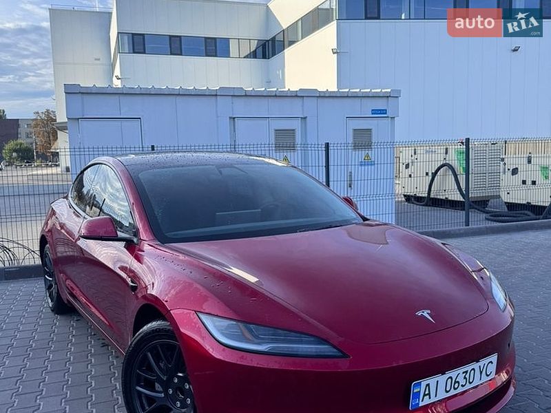 Седан Tesla Model 3 2024 в Києві