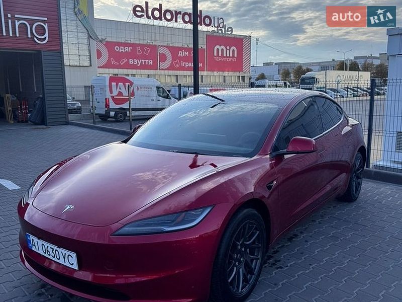 Седан Tesla Model 3 2024 в Києві