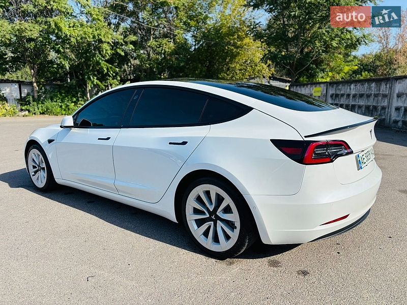 Седан Tesla Model 3 2021 в Покрові