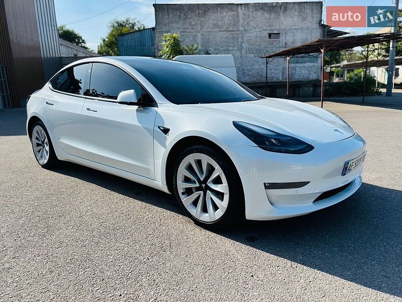 Tesla Model 3 2021