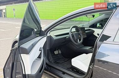 Седан Tesla Model 3 2024 в Киеве