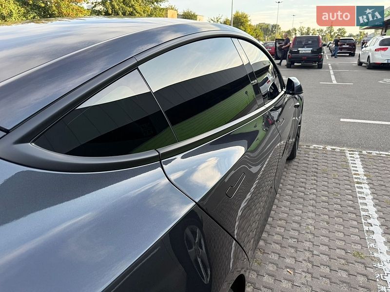 Седан Tesla Model 3 2024 в Києві