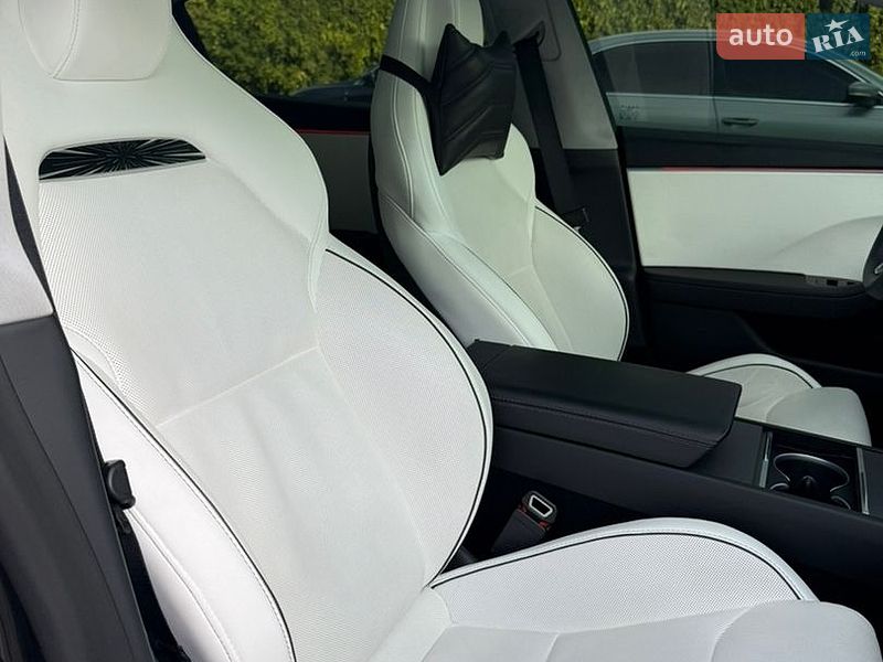 Седан Tesla Model 3 2024 в Киеве