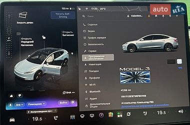 Седан Tesla Model 3 2024 в Києві