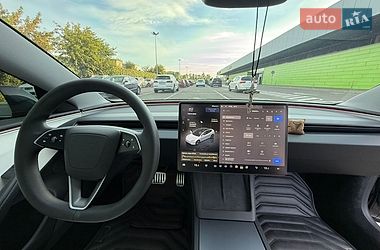 Седан Tesla Model 3 2024 в Киеве