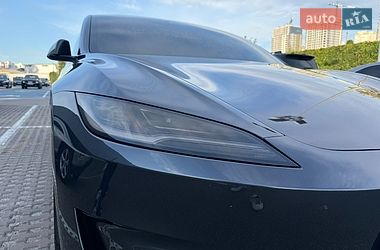 Седан Tesla Model 3 2024 в Киеве