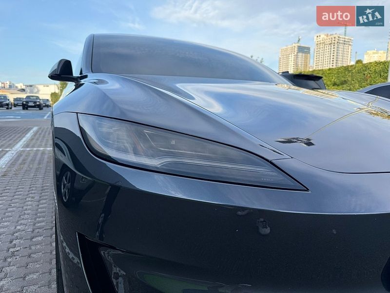 Седан Tesla Model 3 2024 в Киеве