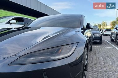 Седан Tesla Model 3 2024 в Киеве