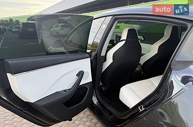 Седан Tesla Model 3 2024 в Києві
