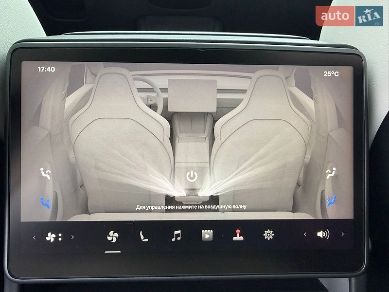 Седан Tesla Model 3 2024 в Киеве