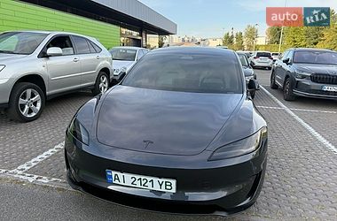 Седан Tesla Model 3 2024 в Киеве