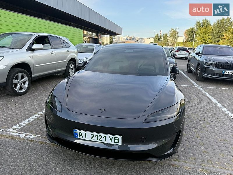 Седан Tesla Model 3 2024 в Киеве
