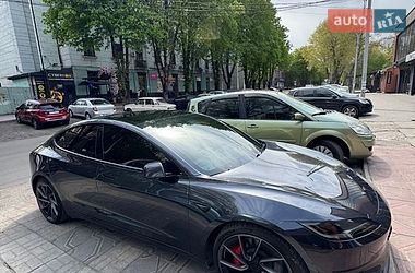 Седан Tesla Model 3 2024 в Киеве