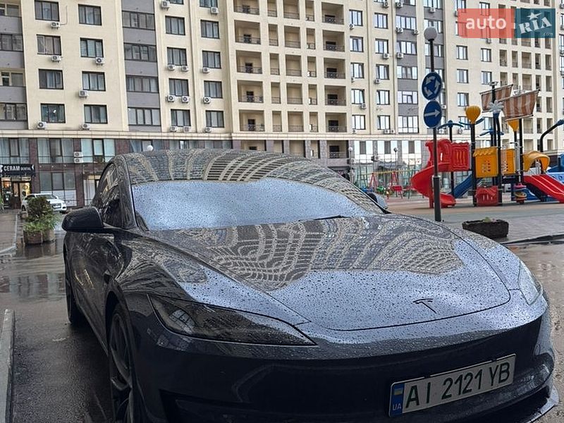 Седан Tesla Model 3 2024 в Киеве