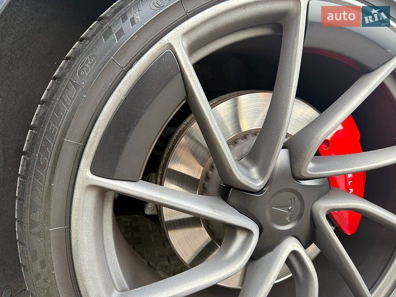 Седан Tesla Model 3 2024 в Киеве