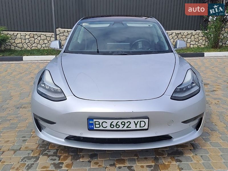 Седан Tesla Model 3 2018 в Чорткове