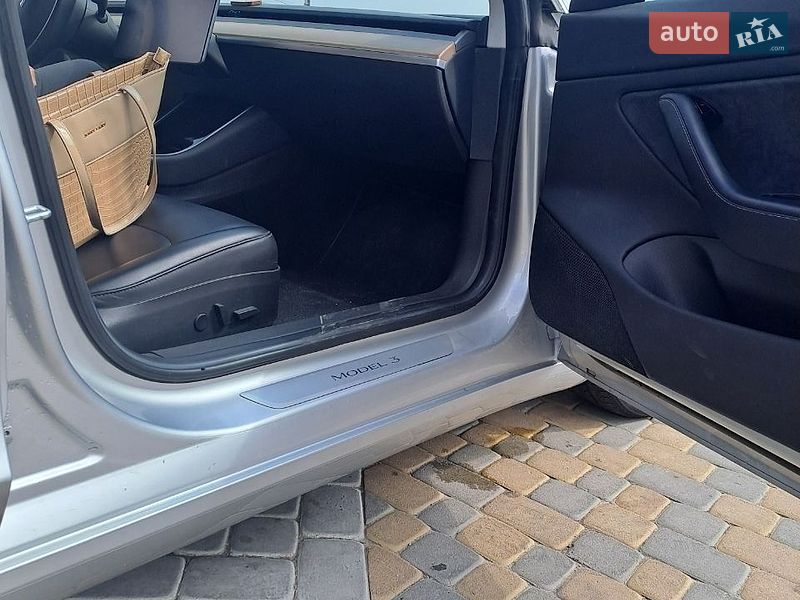 Седан Tesla Model 3 2018 в Чорткове