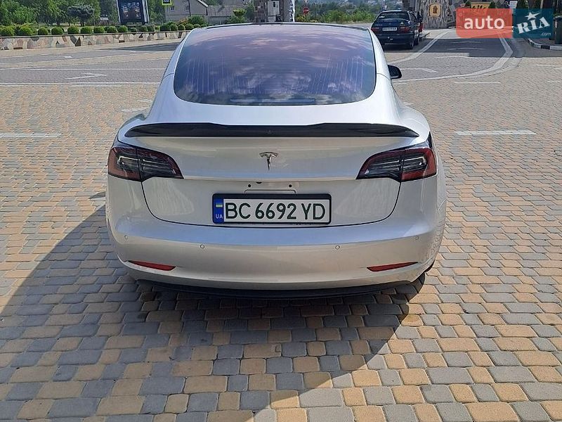 Седан Tesla Model 3 2018 в Чорткове