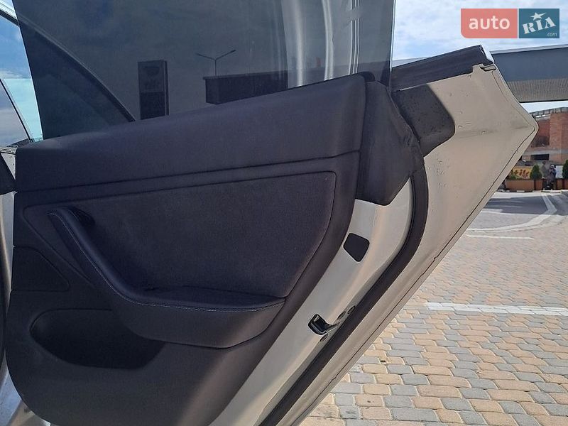 Седан Tesla Model 3 2018 в Чорткове