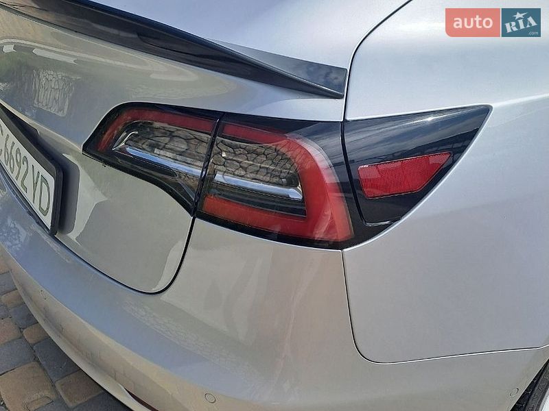 Седан Tesla Model 3 2018 в Чорткове