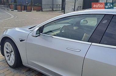 Седан Tesla Model 3 2018 в Чорткове