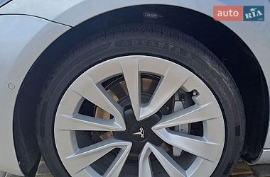 Седан Tesla Model 3 2018 в Чорткове