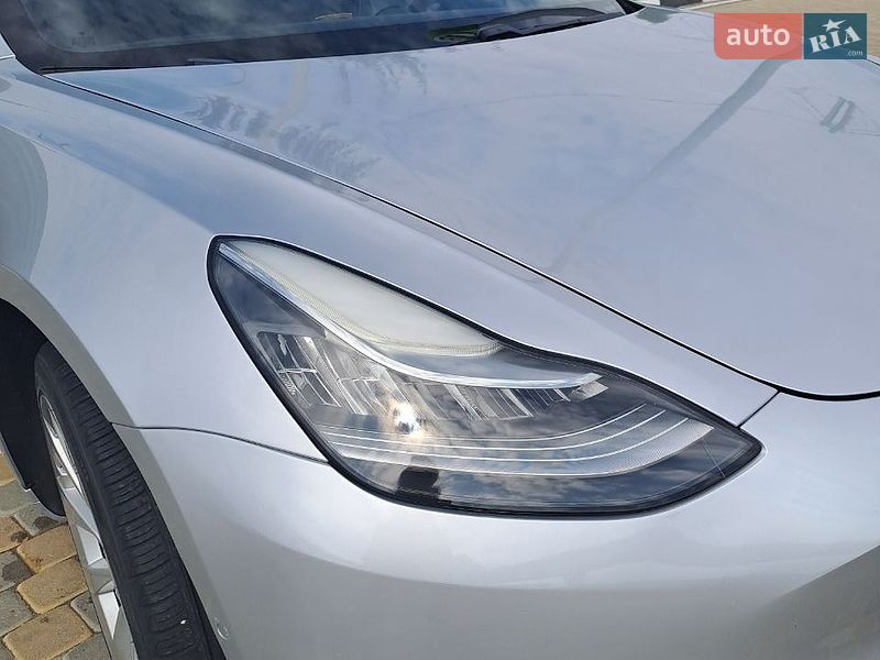 Седан Tesla Model 3 2018 в Чорткове