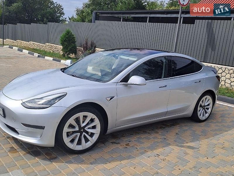 Седан Tesla Model 3 2018 в Чорткове