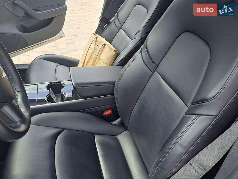 Седан Tesla Model 3 2018 в Чорткове