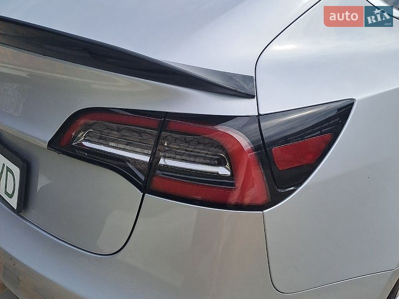Седан Tesla Model 3 2018 в Чорткове