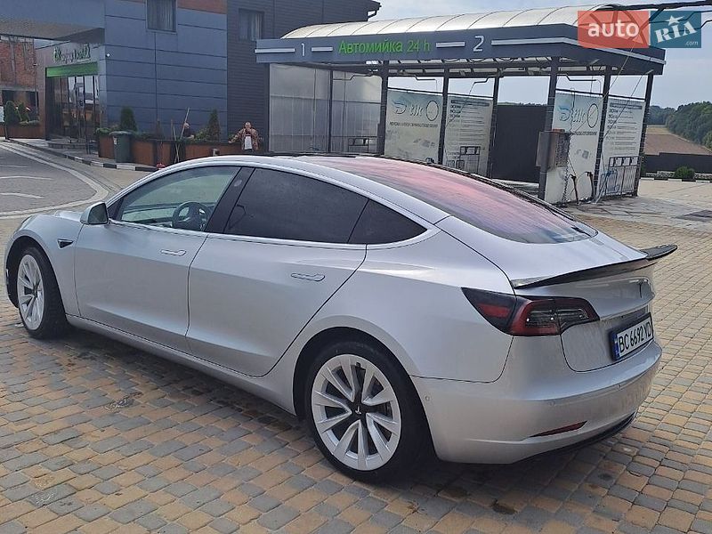 Седан Tesla Model 3 2018 в Чорткове