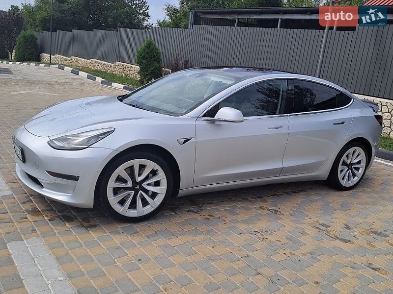 Седан Tesla Model 3 2018 в Чорткове