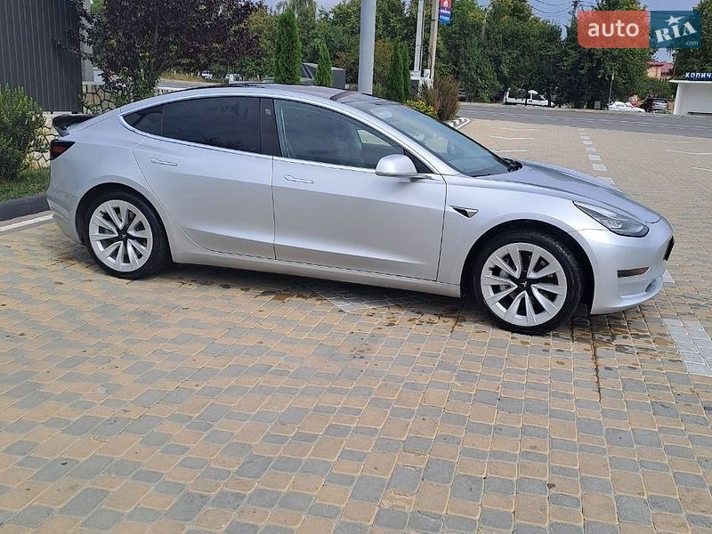 Седан Tesla Model 3 2018 в Чорткове