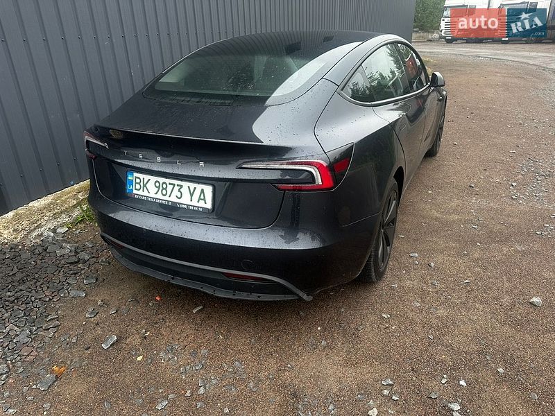 Седан Tesla Model 3 2024 в Рівному